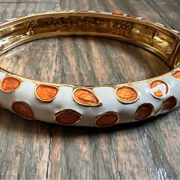 VTG. Kenneth Jay Lane Giraffe Enamel Magnetic Cuff Barcelet - Picture 2 of 5